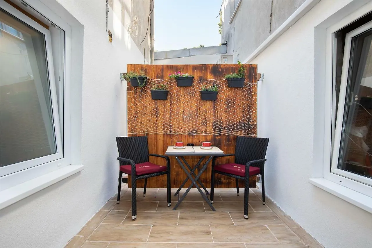 Apartment Ulysses 0*, Pula